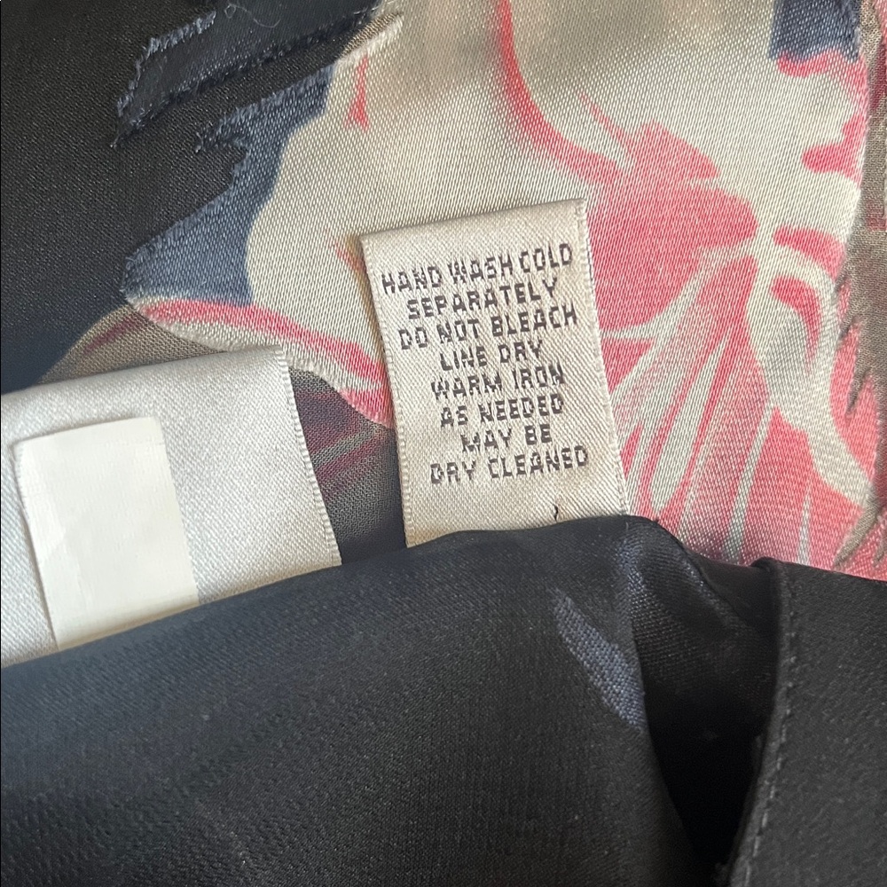 Chico's Floral Button-Down Burnout Velvet Sheer Blouse Size One (Medium) - Picture 12 of 12